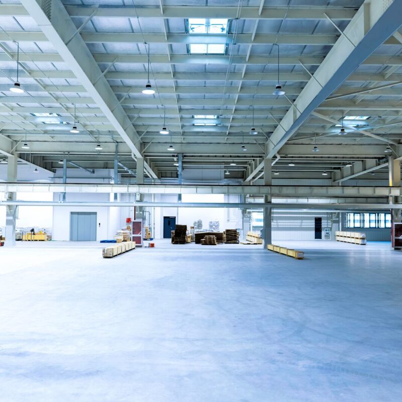 Czyszczenie i Pielęgnacja Posadzek Przemysłowych – Kompletny Przewodnik od Pol-Met