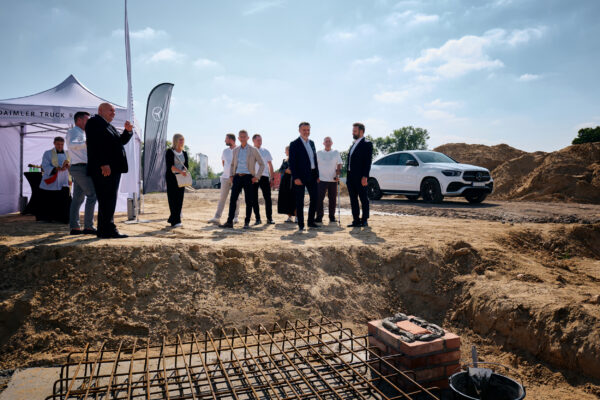 Polmet wmurowanie kamienia węgielnego MB Trucs Ujrzanów_10